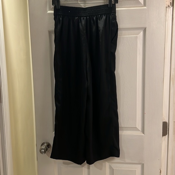 H&M Black Polyester Wide Leg Crop Pants - Picture 8 of 16